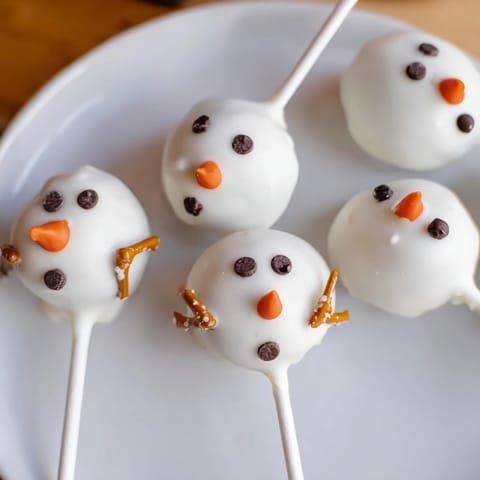 Oreo snowman cake pops
